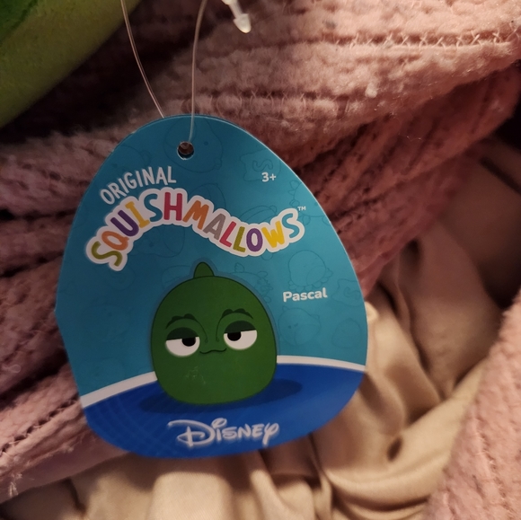 NWT Pascal from Disney Rapunzel 8 inch Squishmallow - Picture 3 of 4